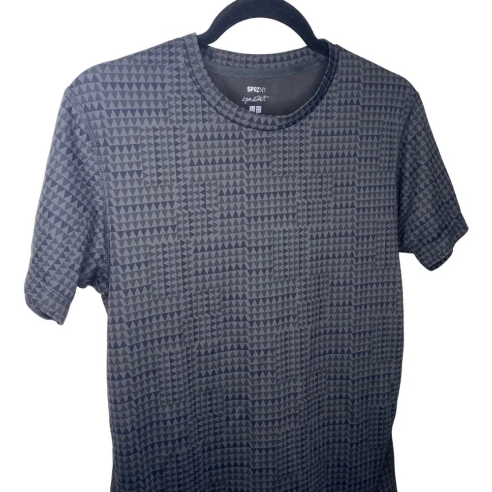 𝅺uniqlo Patterned SS Athletic Shirt Dry-Ex - Blk/Gray - S - Picture 3 of 8